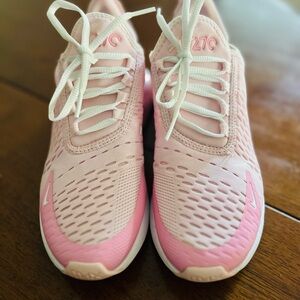 Nike Air270 Light Pink Running Shoes (5.5Y or 7 Women’s)